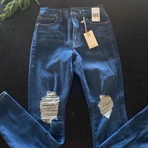 NWT Good American distressed skinny jeans